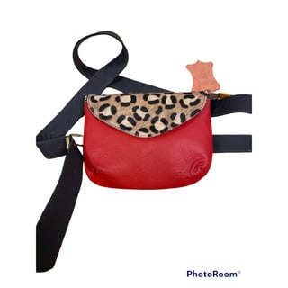 Soruka Leren Heuptasje - 2 in 1 - Print: Koe Rood