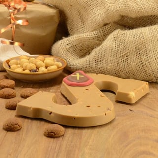 Chocoladeletter Salted Caramel Met Hazelnoot S - Gold - 200 Gram - Ambachtelijk Handgemaakt