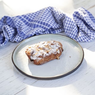 Pain Au Chocolat Aux Amandes