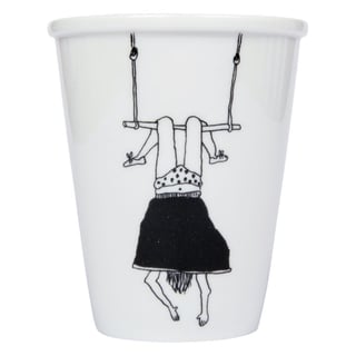 Beker Trapeze Girl