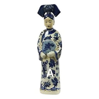Beeld Chinese Keizerin Met Spiegel Porselein H33cm - Kleur: Porselein - Maat: H33cm