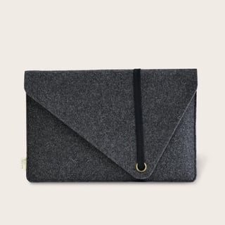 Tablet laptop sleeve gerecycled vilt - Made out of