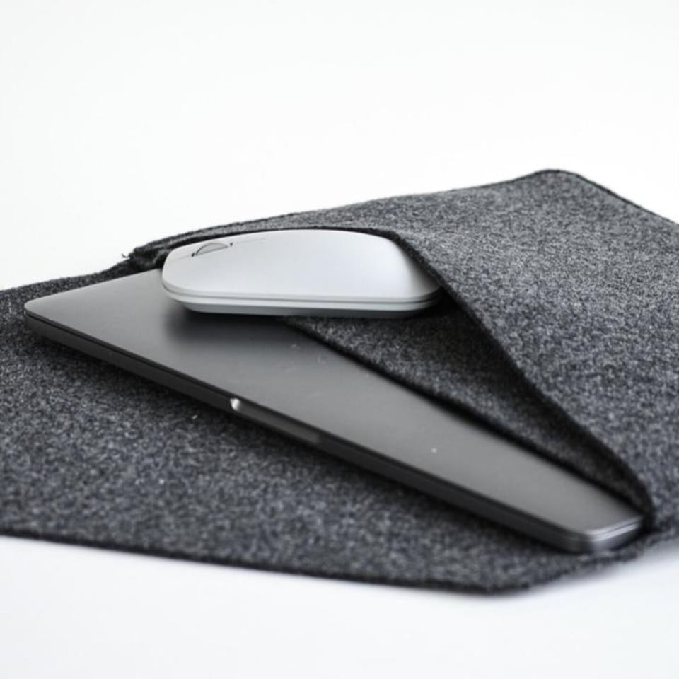 Tablet laptop sleeve gerecycled vilt - Made out of