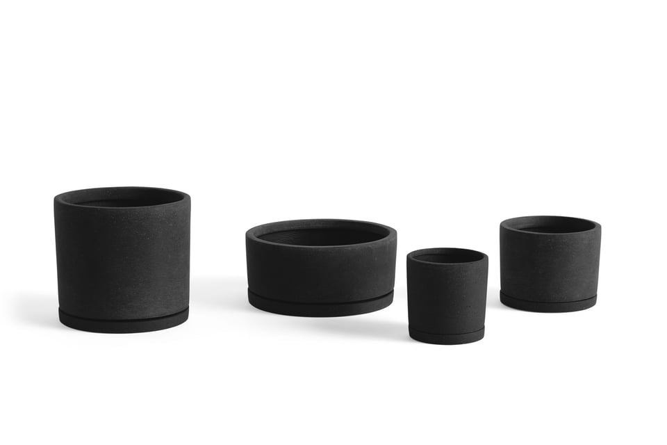 HAY Plant Pot with Saucer M Black