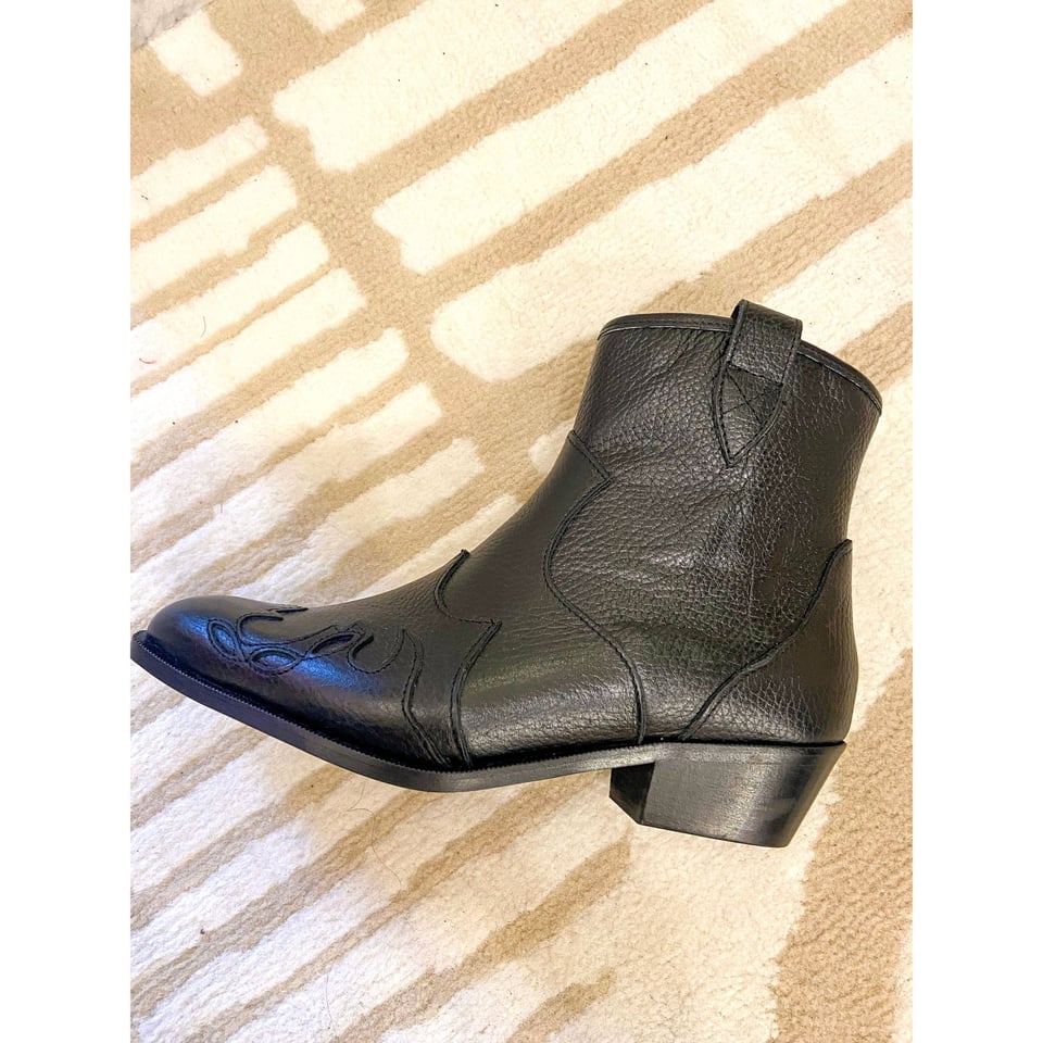 Lucca Black low western boots
