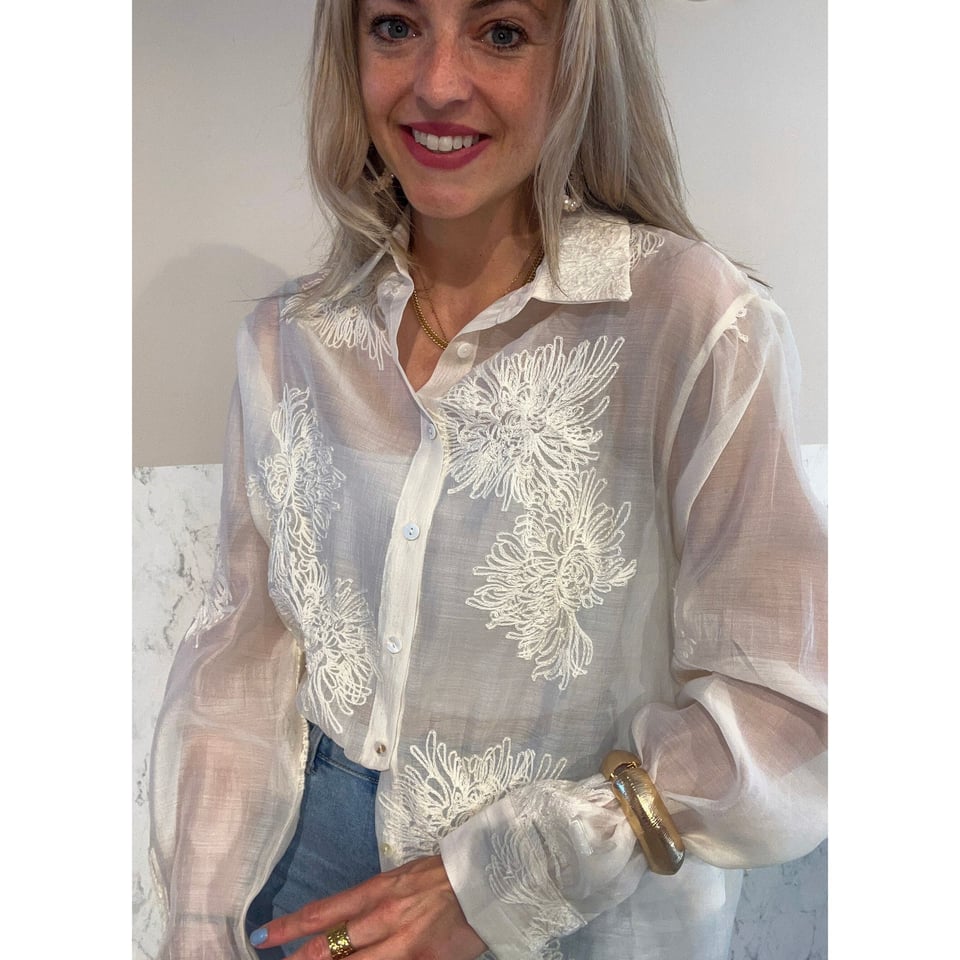Sheer broderie blouse Cream / ONESIZE - 1 Maat