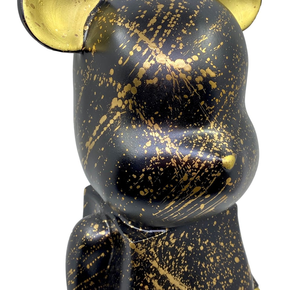 Beeld Design Beer Zwart Met Splash Goud 20x50cm