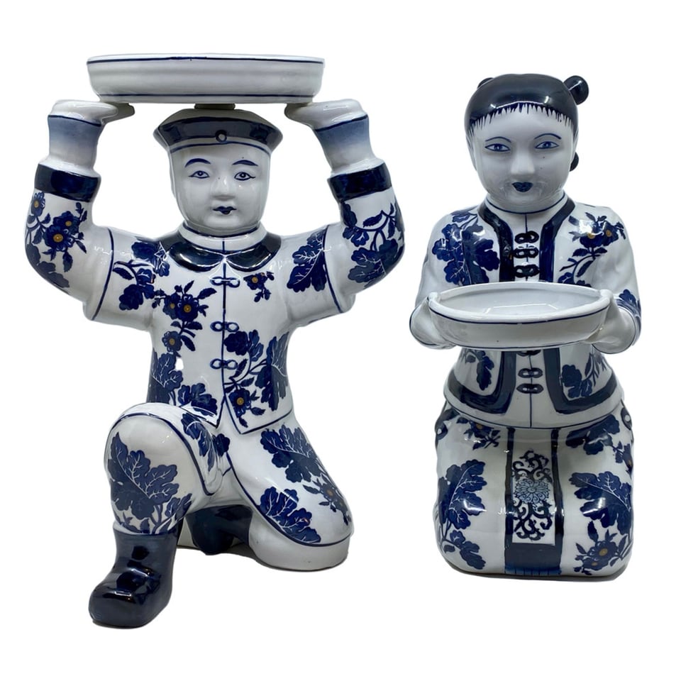 Beeld Chinese Man Met Schaaltje Blauw-Wit Keramiek 23x32cm