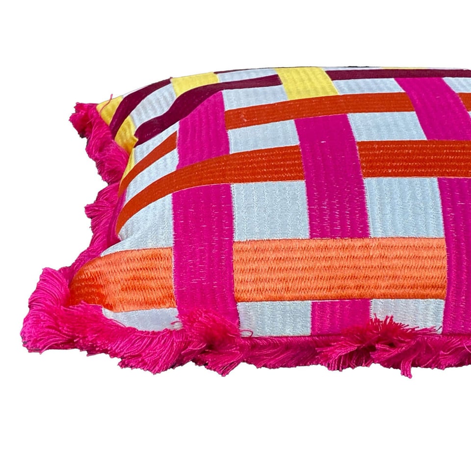 Sierkussen Lines Fuchsia Geel Oranje 60x35cm Franjes