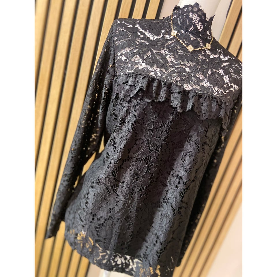 Perfect All Over Lace blouse Black