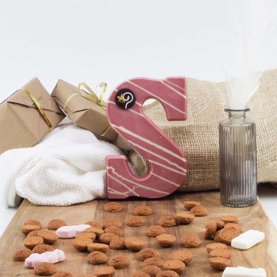 Chocoladeletter Boswandeling Pink S - Ruby - 200 Gram - Ambachtelijk Handgemaakt