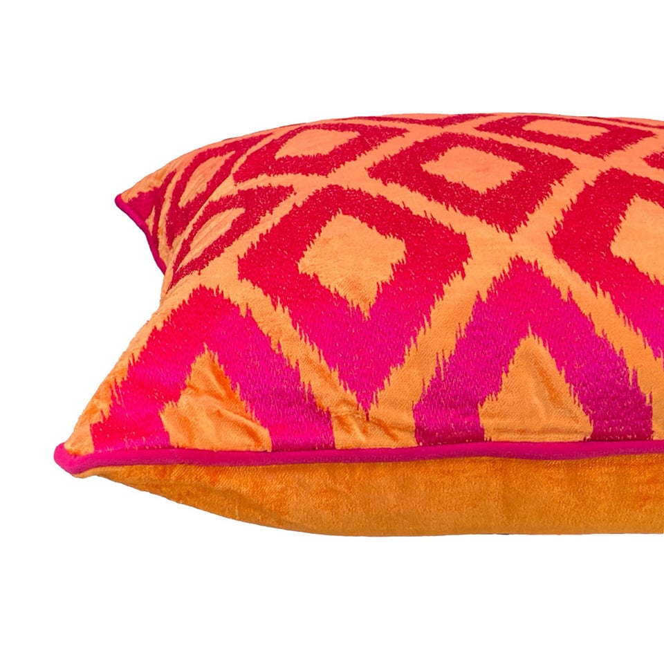 Sierkussen Triangel Oranje Fuchsia 50x50cm Bies