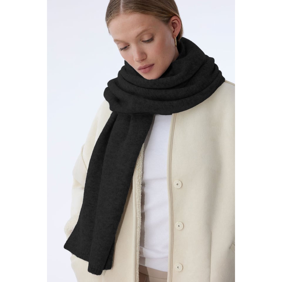 Knit-Ted Evi Scarf - Black