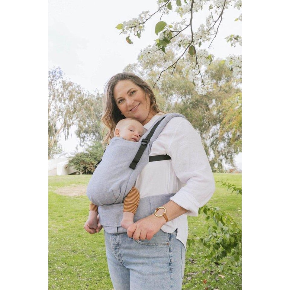 Free-to-Grow Carrier Linen Rain
