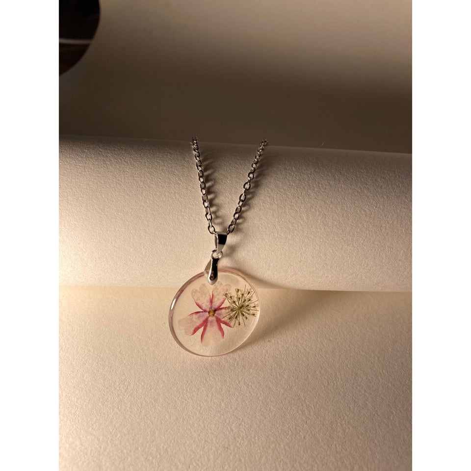Pressed flower necklace - Pink Flower arrangements