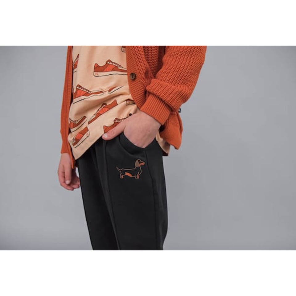 CarlijnQ Dachshund Jogger with Embroidery