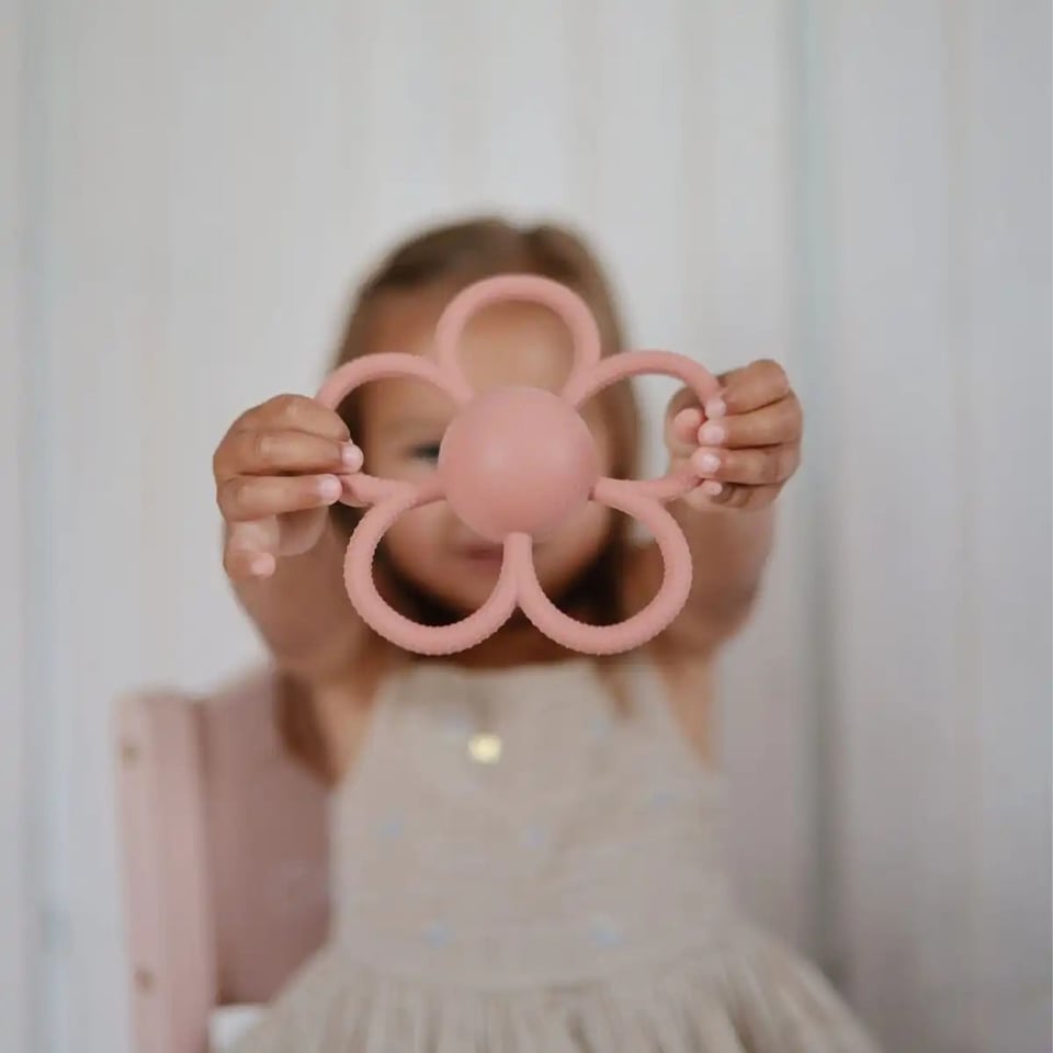 Mushie Rattle Daisy Teether