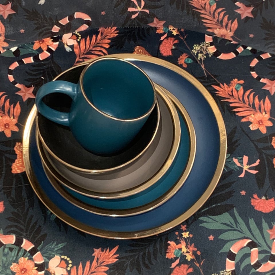 Siaki Mat, Aardewerken Dinerborden Set Van 4 Met Bronzen Rand, Kies Uit Zwart, Blauw, Petrol of Taupe Ø 27 Cm