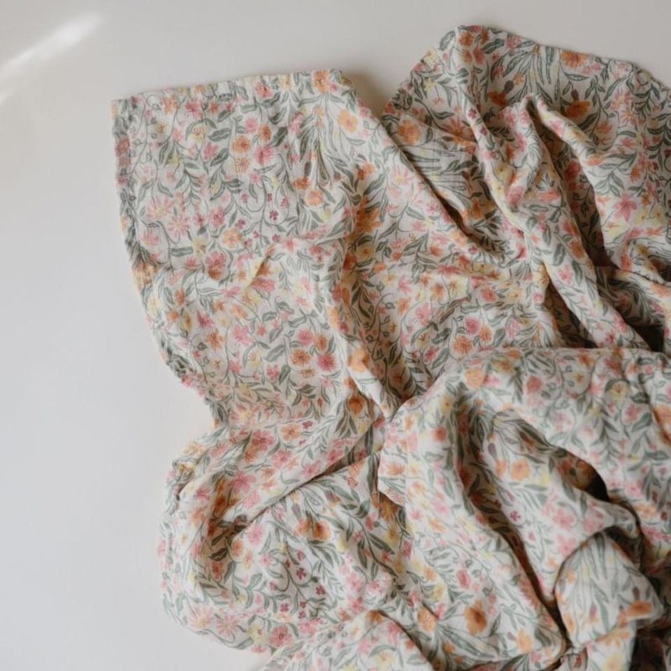 Mushie Swaddle Pastel Blooms