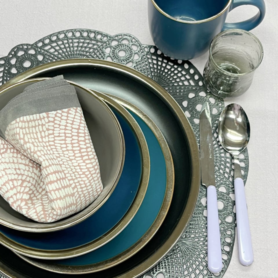 Siaki Mat, Aardewerken Dinerborden Set Van 4 Met Bronzen Rand, Kies Uit Zwart, Blauw, Petrol of Taupe Ø 27 Cm