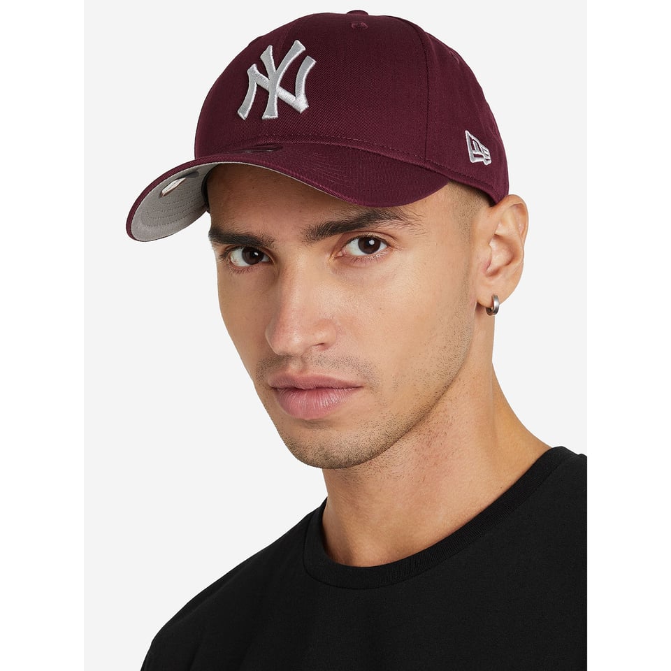 New York Yankees League 9FORTY Maroon Cap