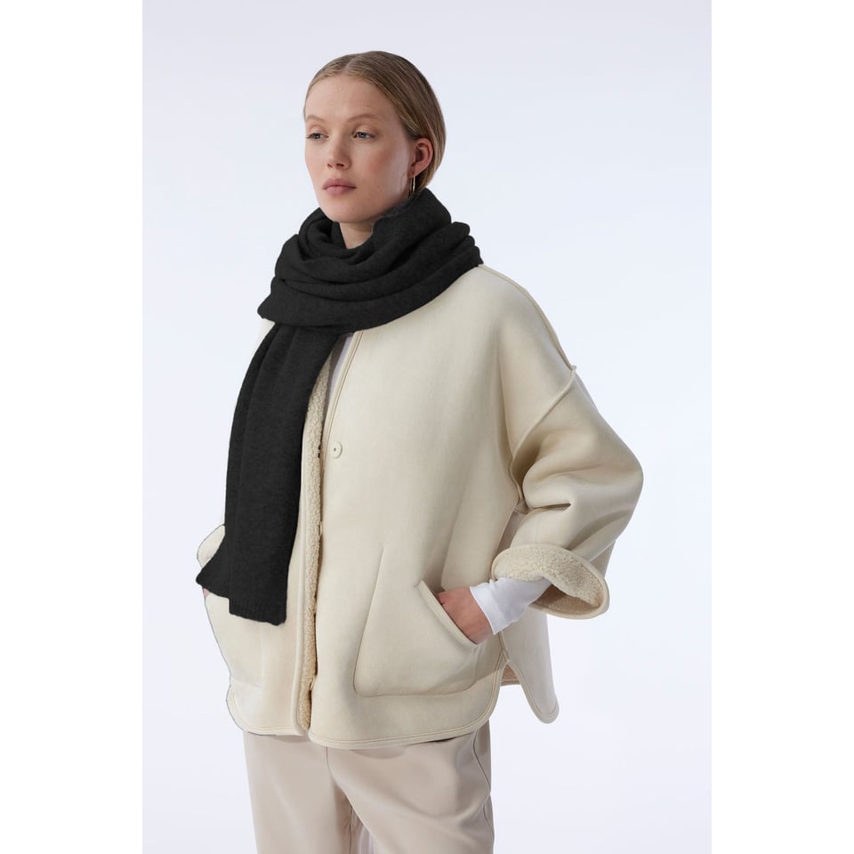 Knit-Ted Evi Scarf - Black