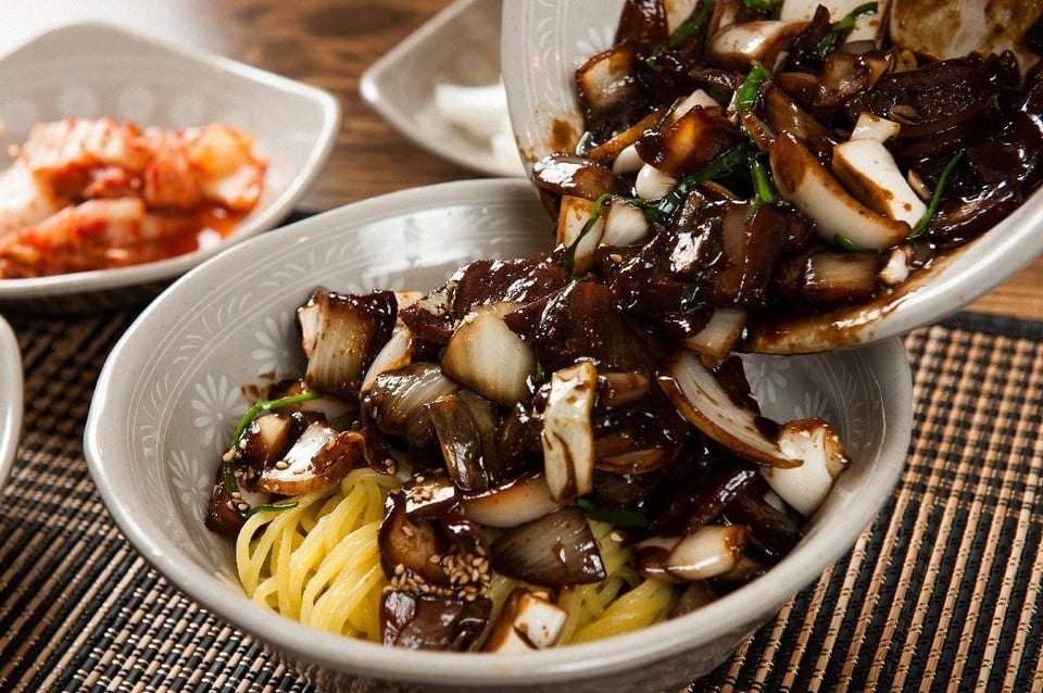 Korean  Fire-Roasted Jajangmyeon Powder Chung Jung One 80g