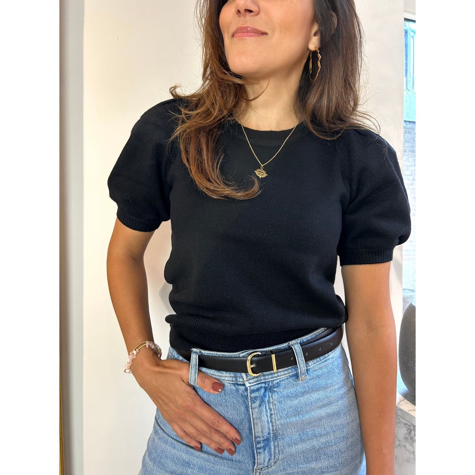 Black Shortlseeve Musthave Jumper