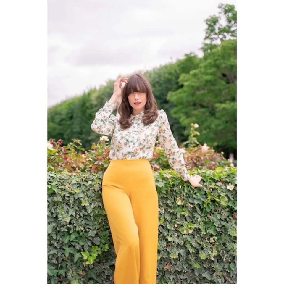 VERY CHERRY Marlene Pants Yellow gabardine