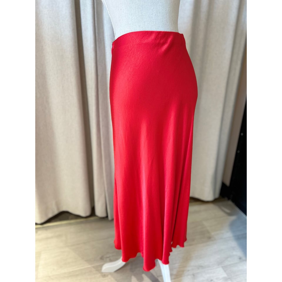 Stylish Red - Satin Look Skirt - OneSize