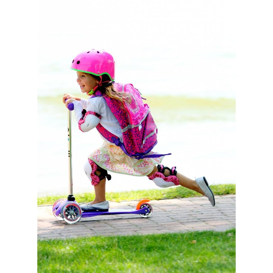 Micro step helm fucsia met licht roze streep maat M 53 -57 cm