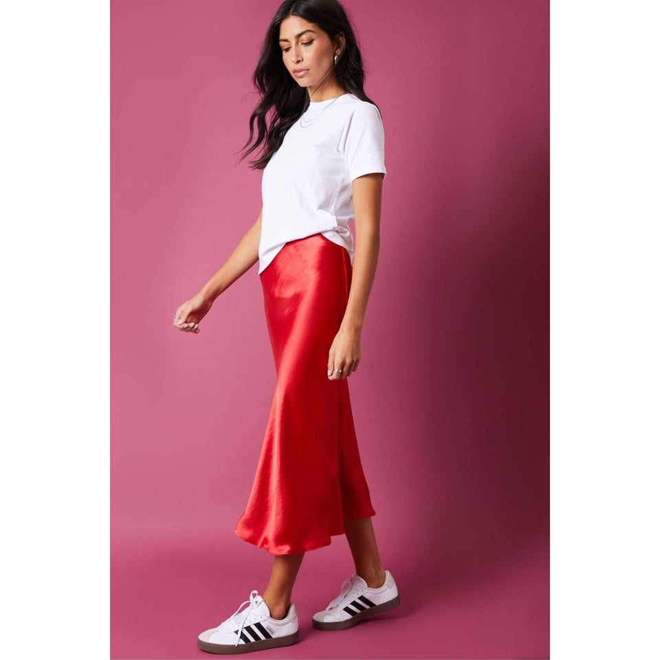 Stylish Red - Satin Look Skirt - OneSize