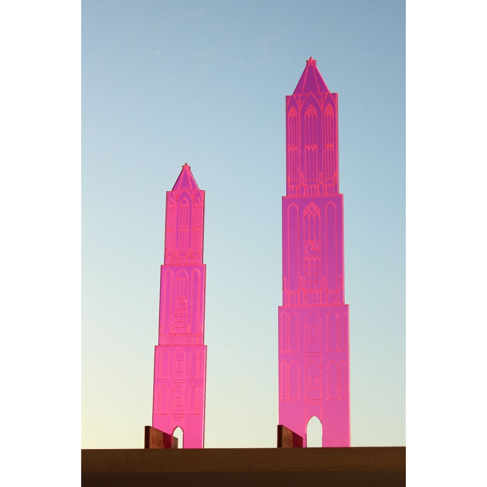 JUDS Plexiglas Domtoren Staand 21 Cm Roze