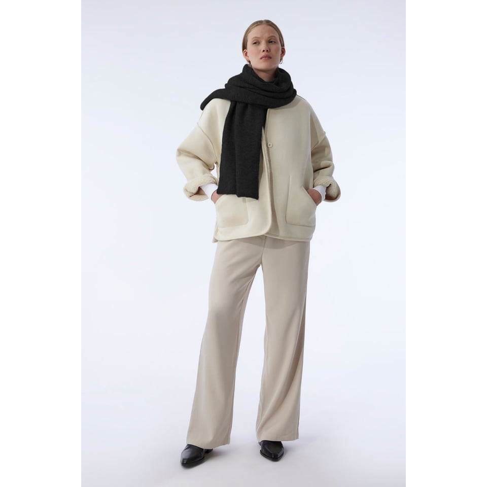 Knit-Ted Evi Scarf - Black