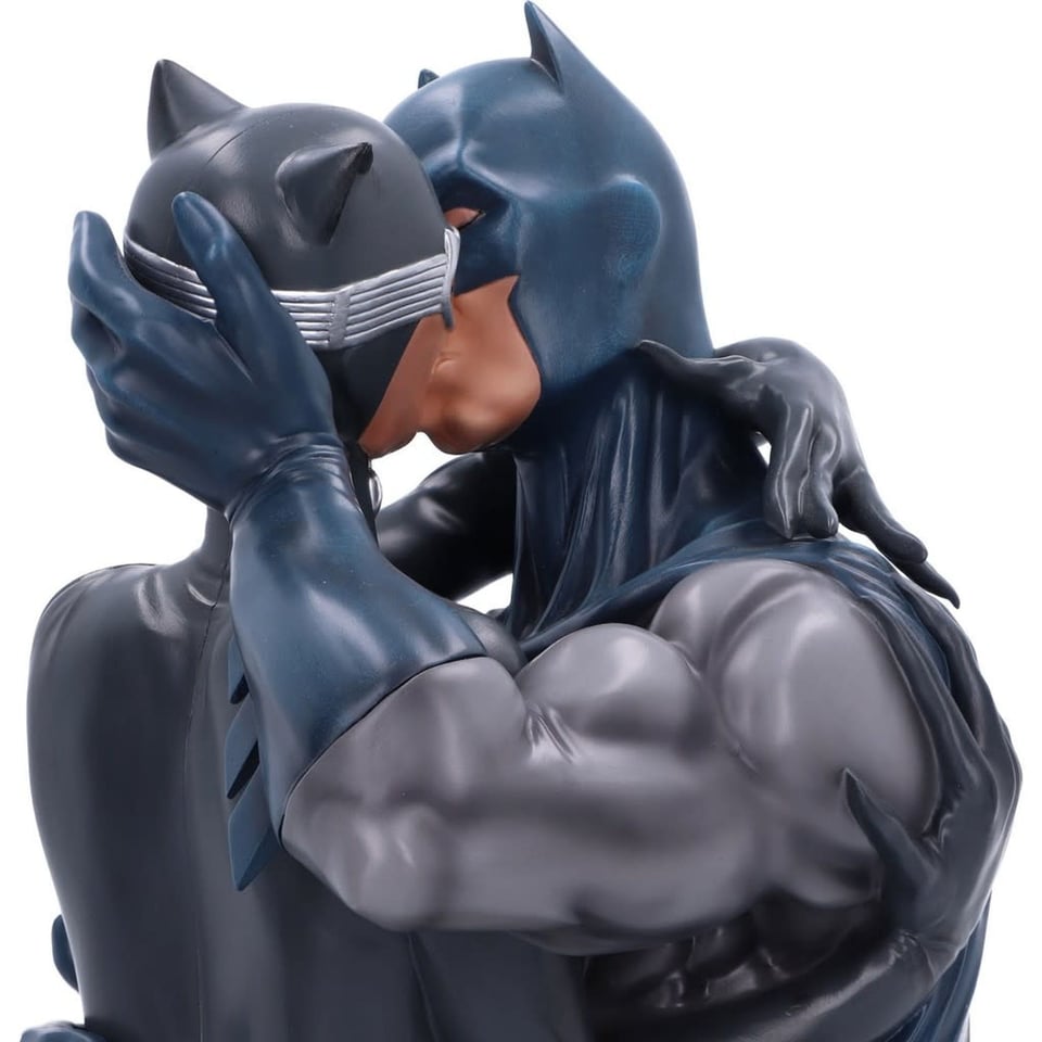 DC Comics Batman & Catwoman Kiss Bust