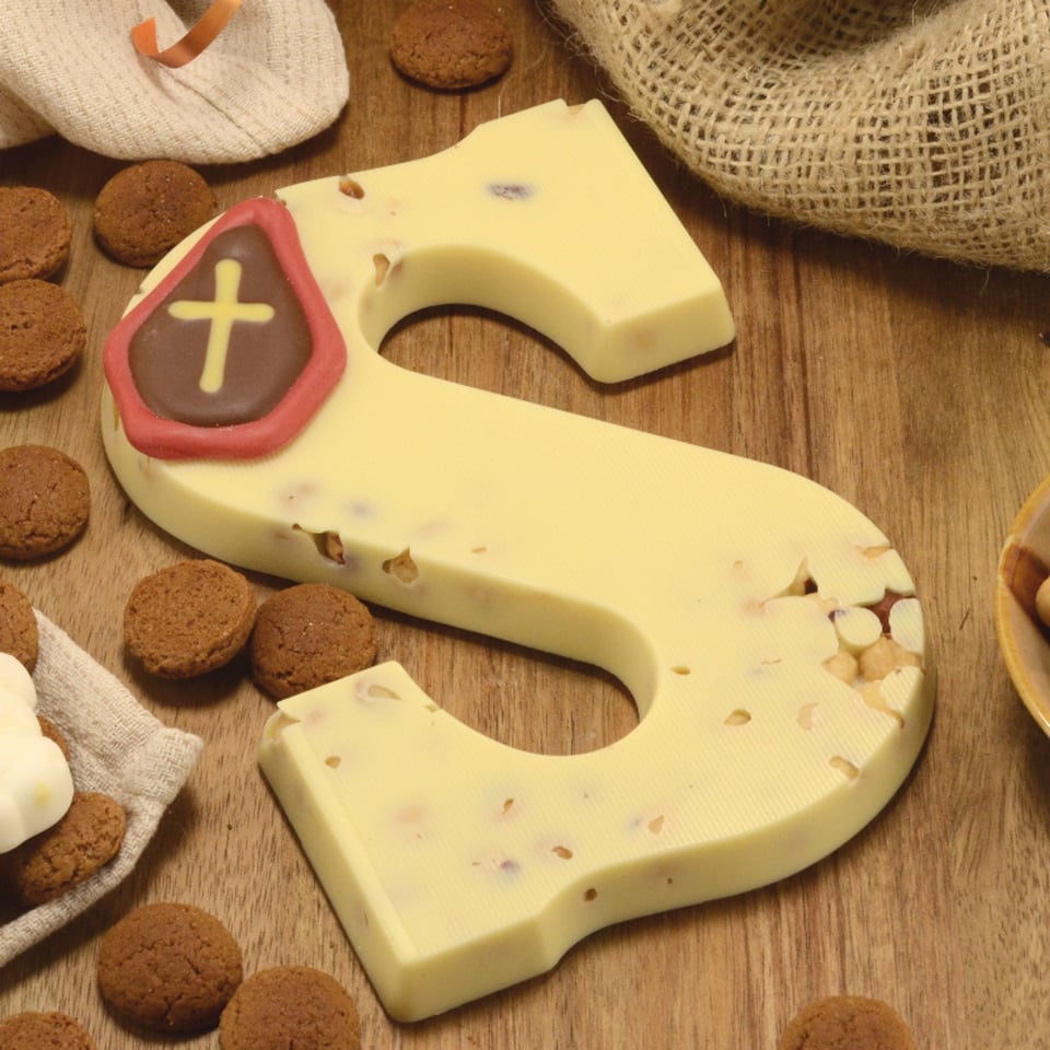 Chocoladeletter Met Hazelnoot A - Wit - 200 Gram - Ambachtelijk Handgemaakt
