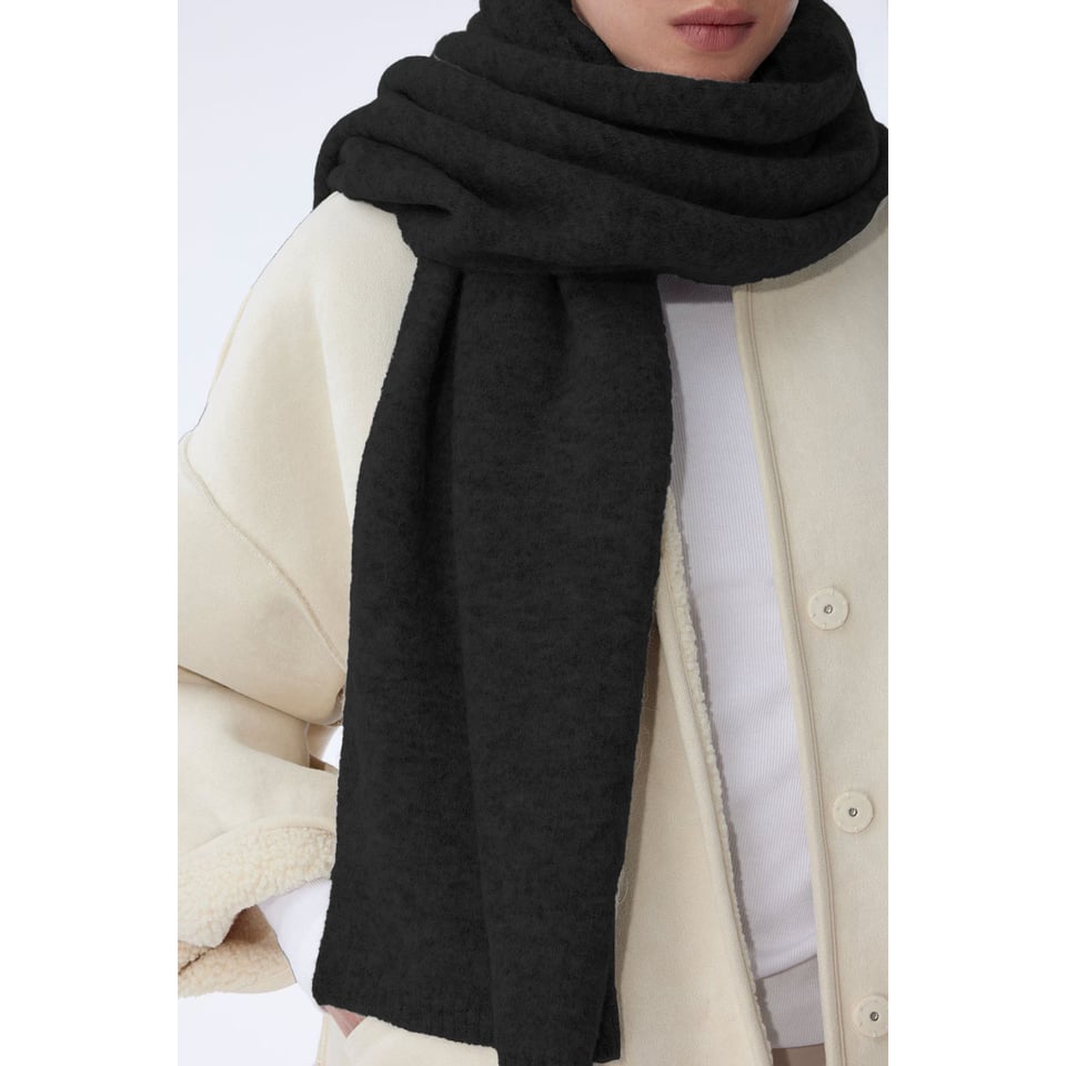 Knit-Ted Evi Scarf - Black