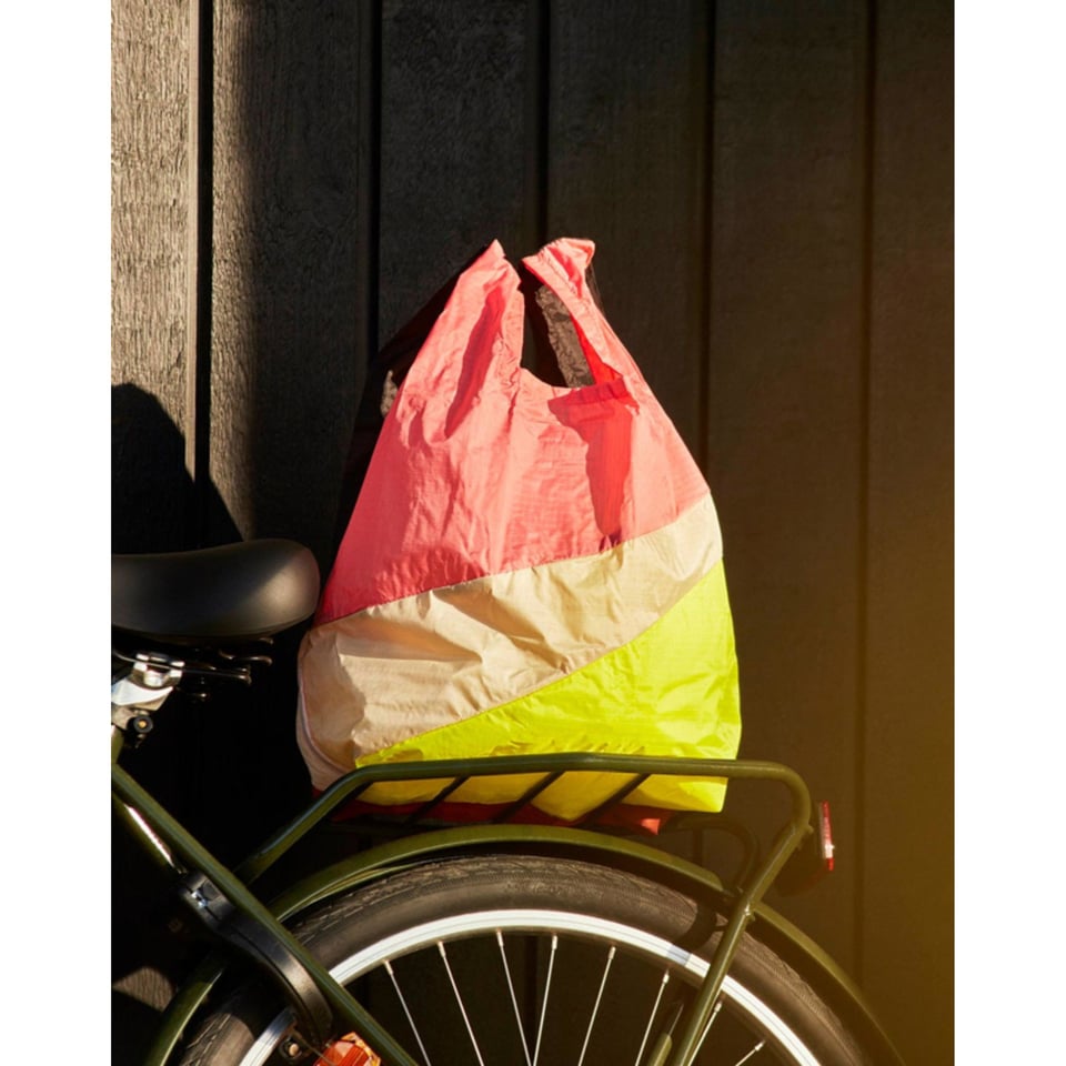 Six Colour Bag M #5 Susan Bijl en Bertjan Pot - HAY | Peddler