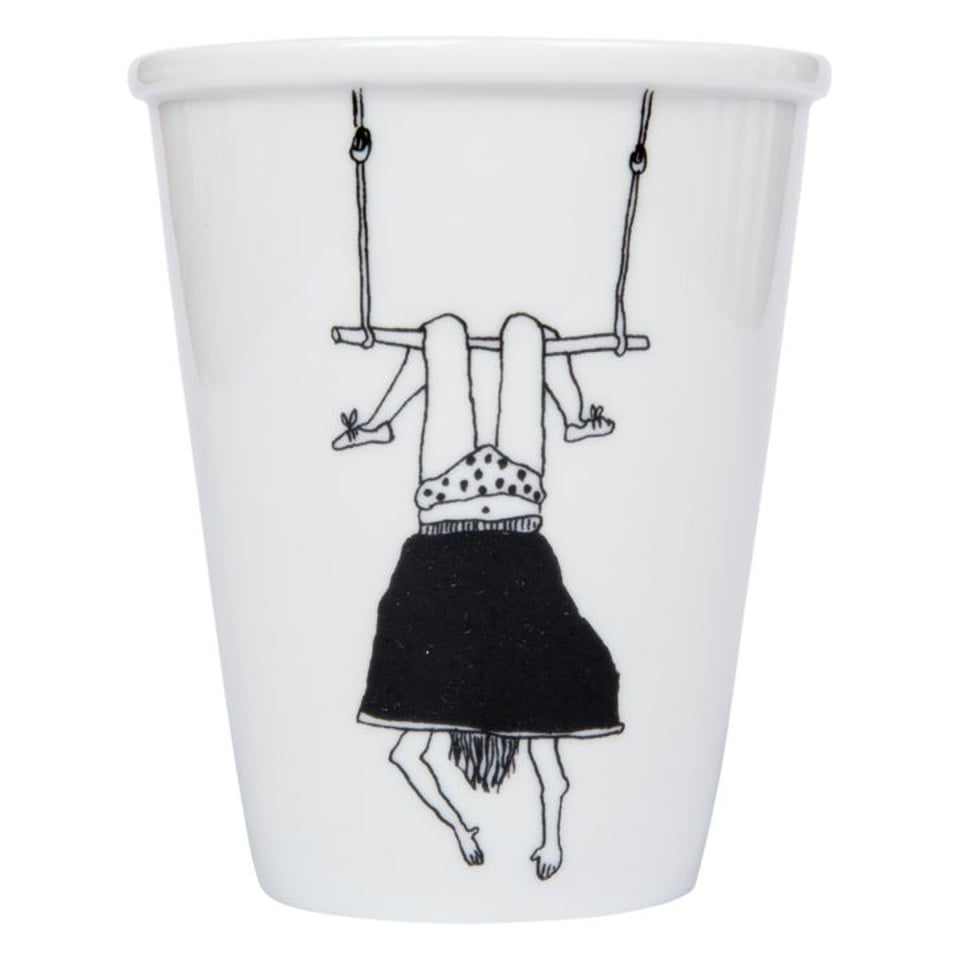 Beker Trapeze Girl