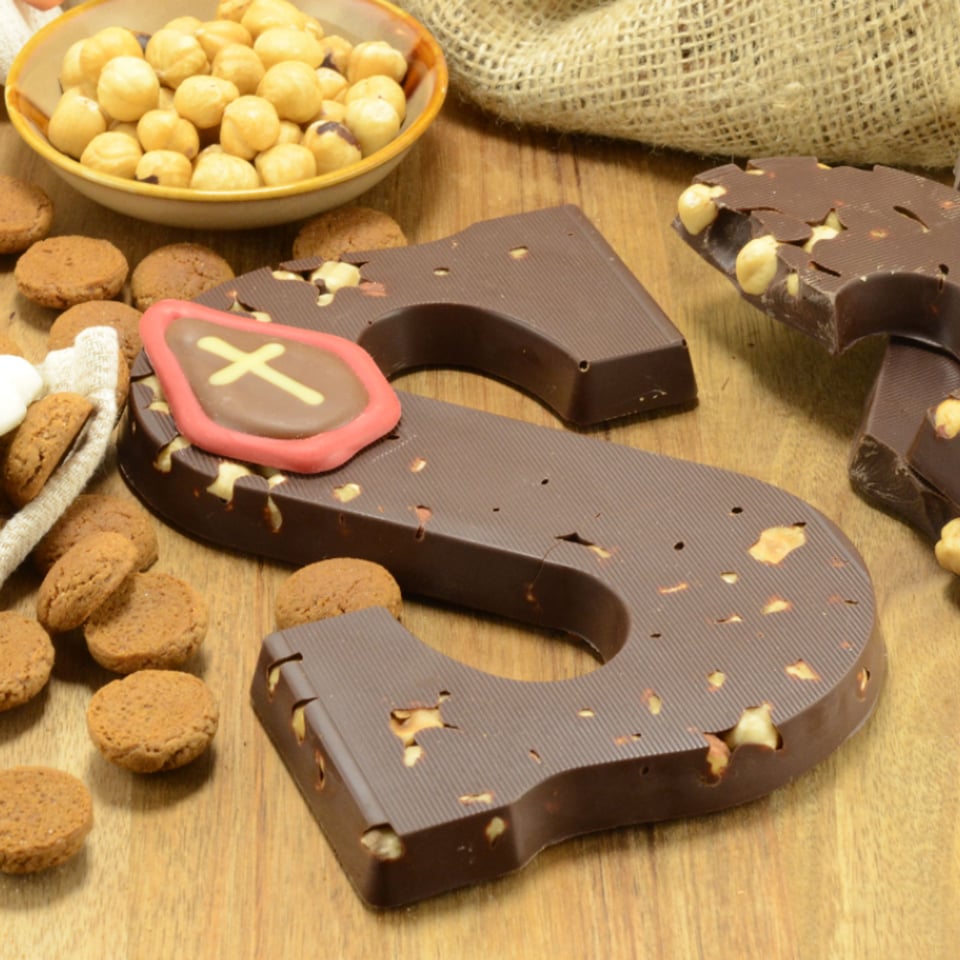 Chocoladeletter Met Hazelnoot A - Puur - 200 Gram - Ambachtelijk Handgemaakt