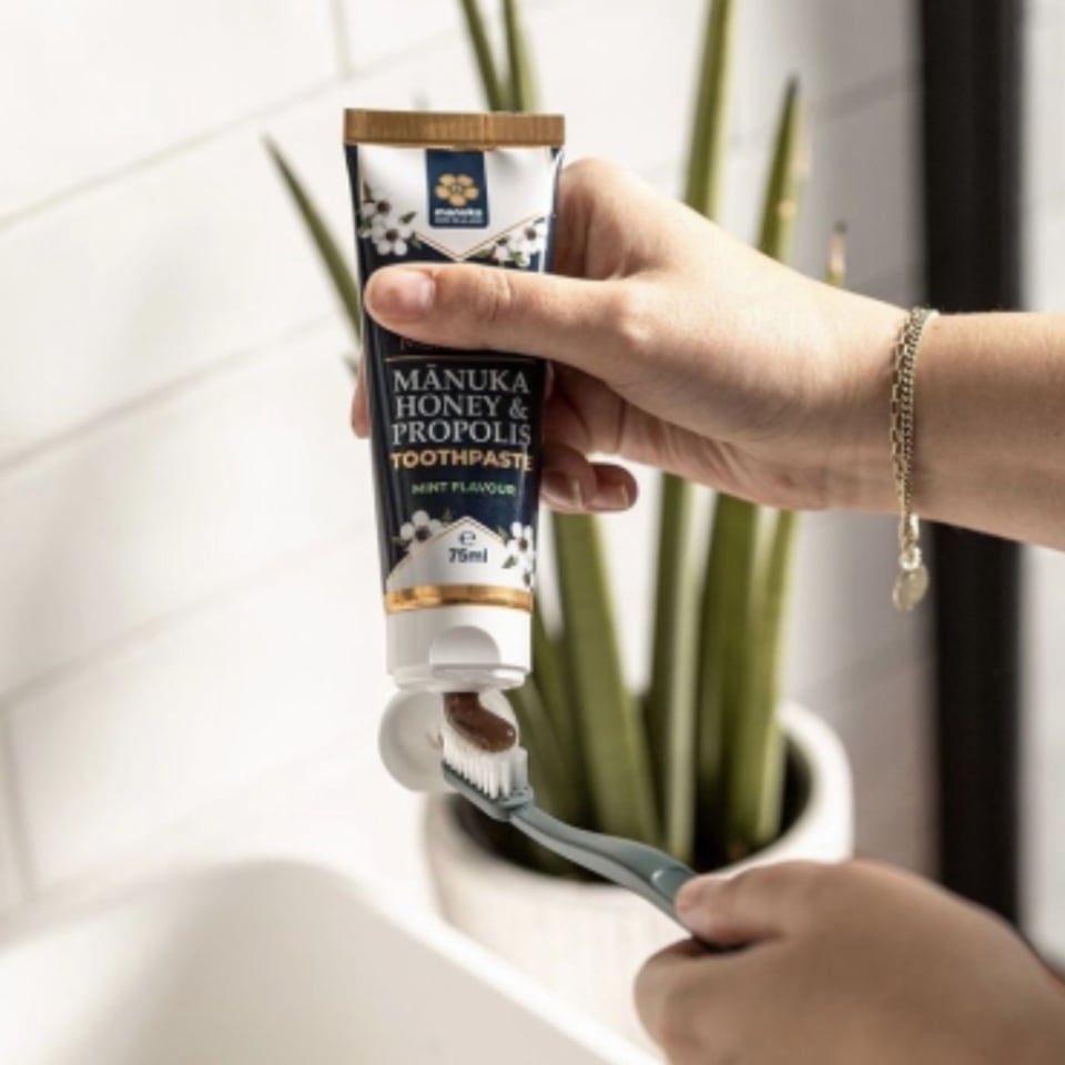 Manuka MGO 250+ tandpasta met fluoride 75ml Europa Manuka Health - 75ml