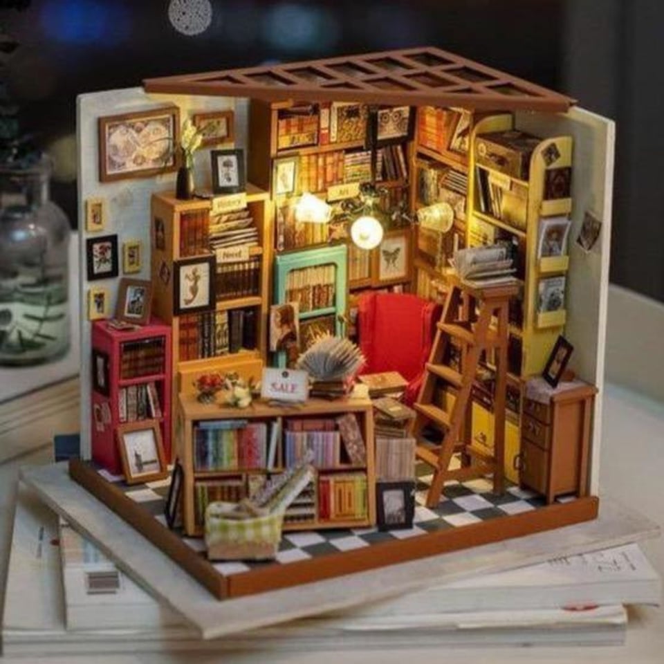 Sam's Study / Library DIY Miniature House