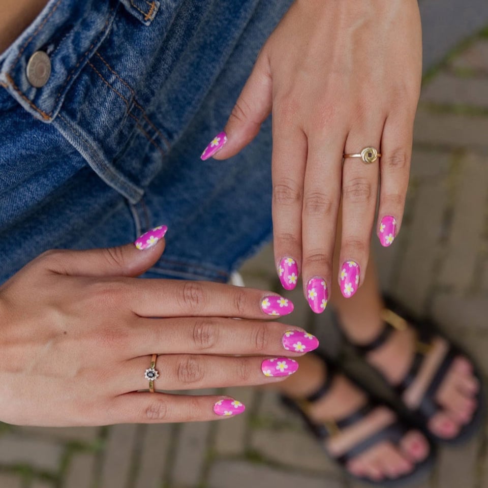 Pink Daisy Nail Wraps  Summer Must-Have