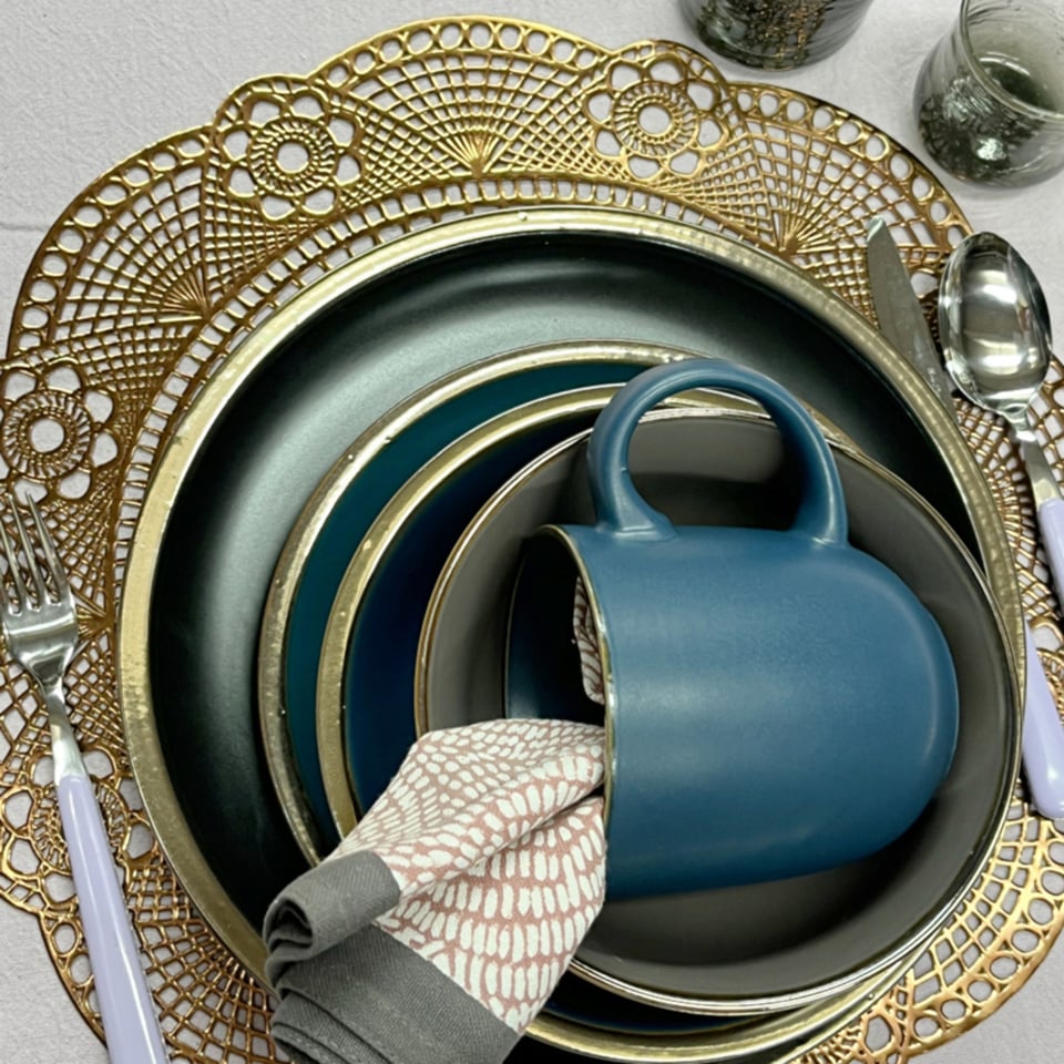 Siaki Mat, Aardewerken Dinerborden Set Van 4 Met Bronzen Rand, Kies Uit Zwart, Blauw, Petrol of Taupe Ø 27 Cm