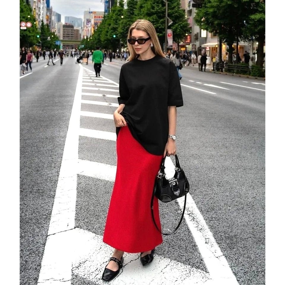 Stylish Red - Satin Look Skirt - OneSize