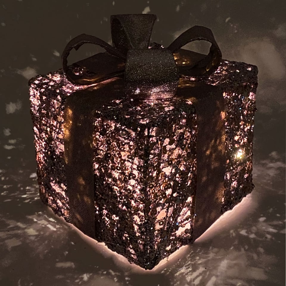 Glitter Pakjes Met Strik en LED Lampjes Div. Kleuren in 3 Maten